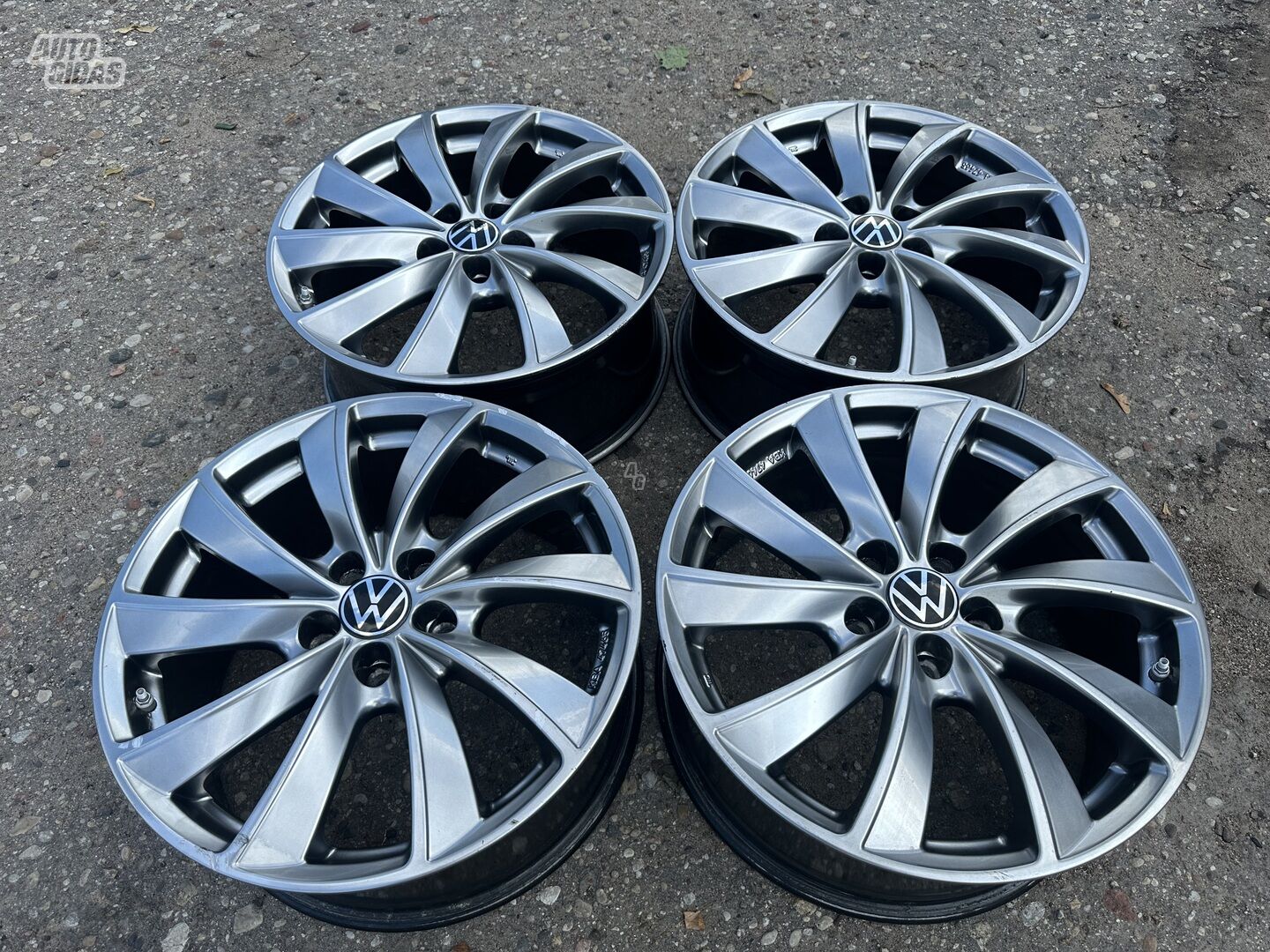 Volkswagen Siunciam, 8J ET43 Transporter light alloy R18 rims