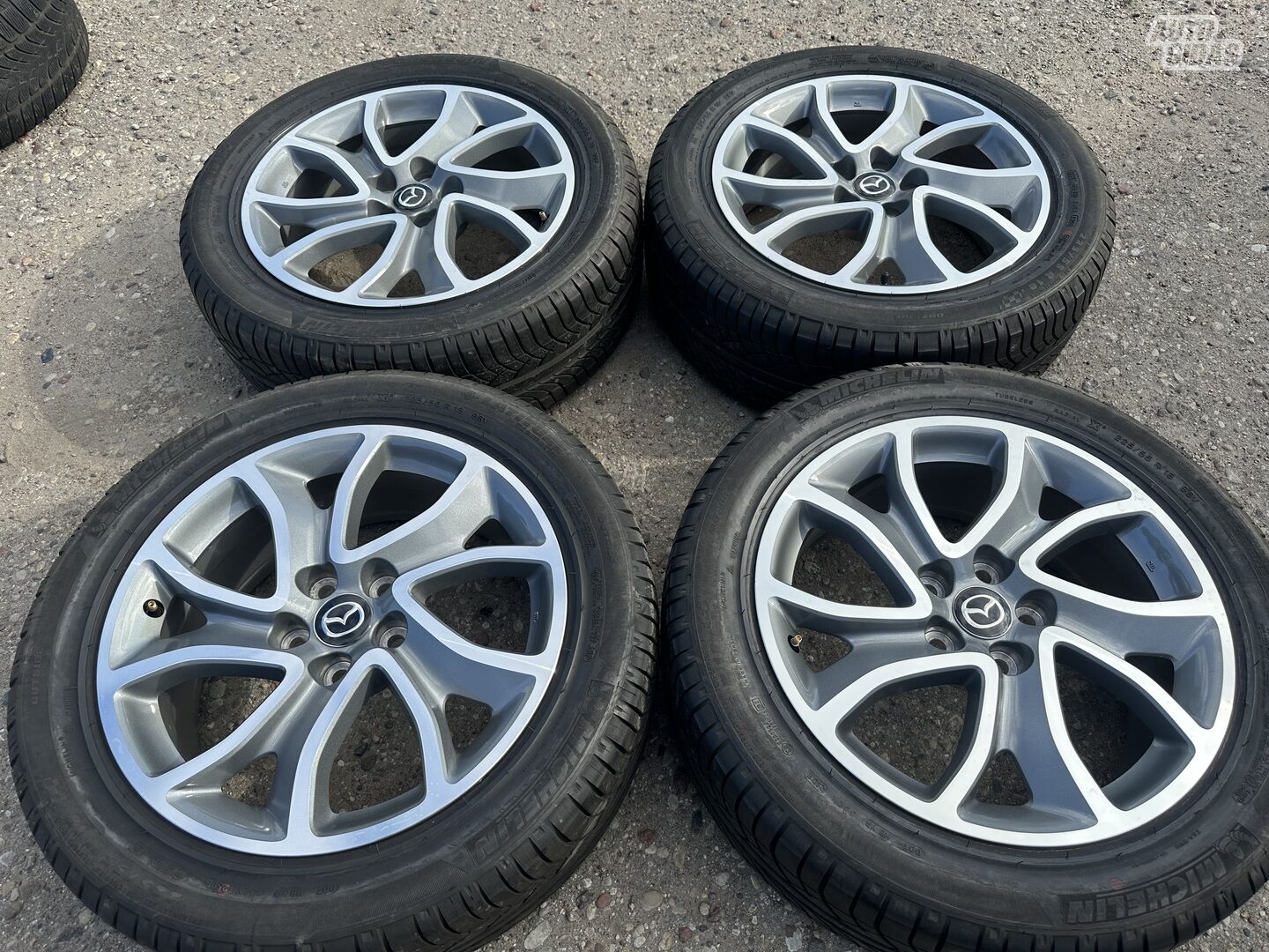 Mazda Siunciam, 7J ET38 light alloy R18 rims