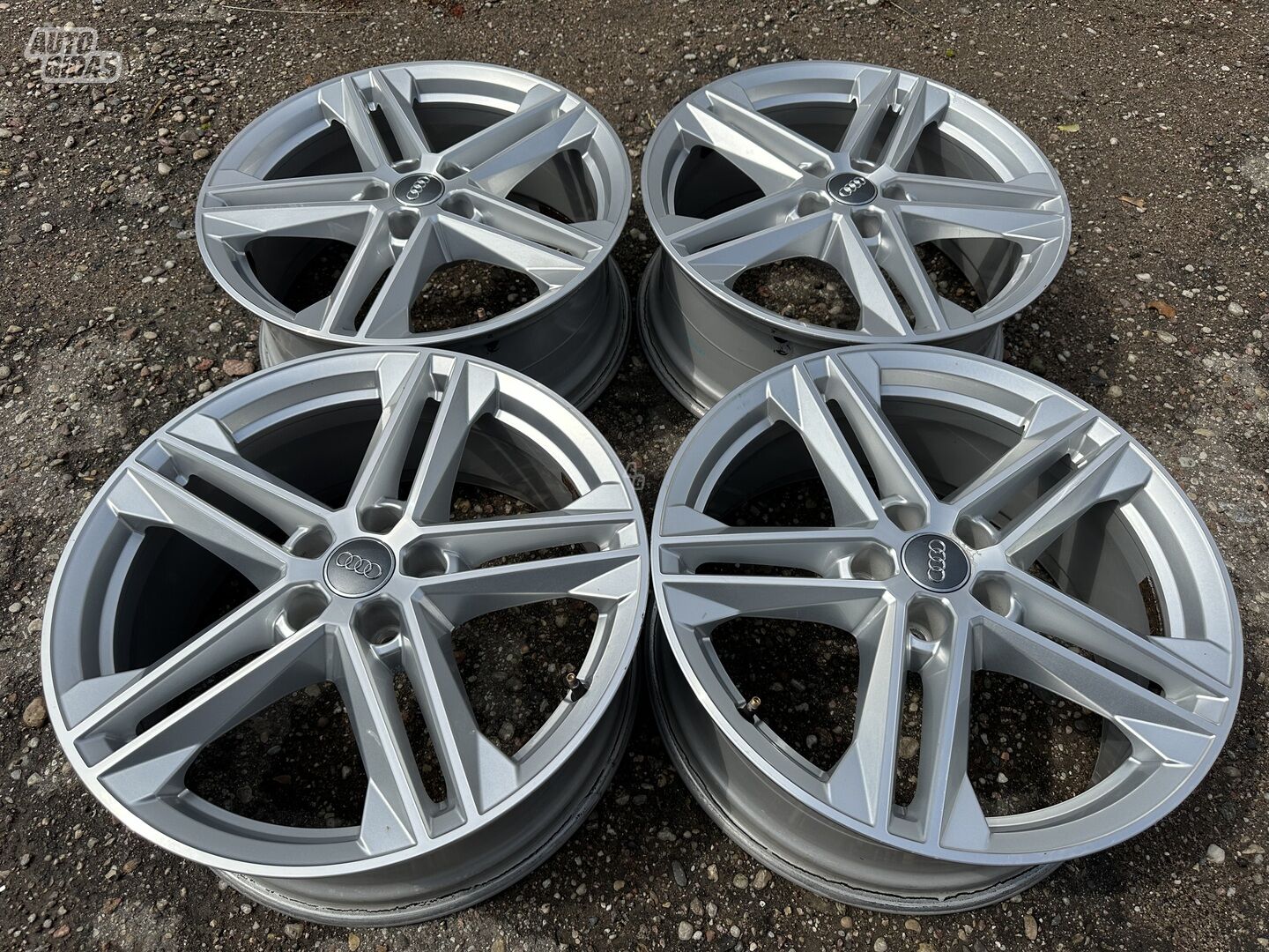 Audi Siunciam, 8J ET39 light alloy R19 rims