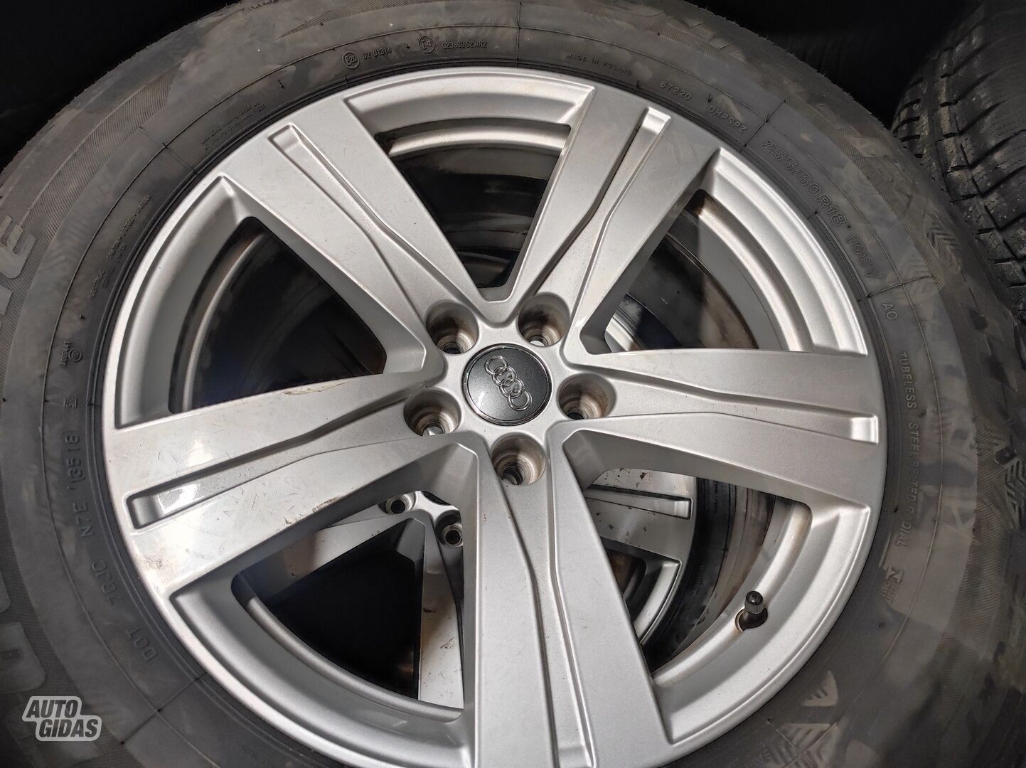 Audi light alloy R18 rims