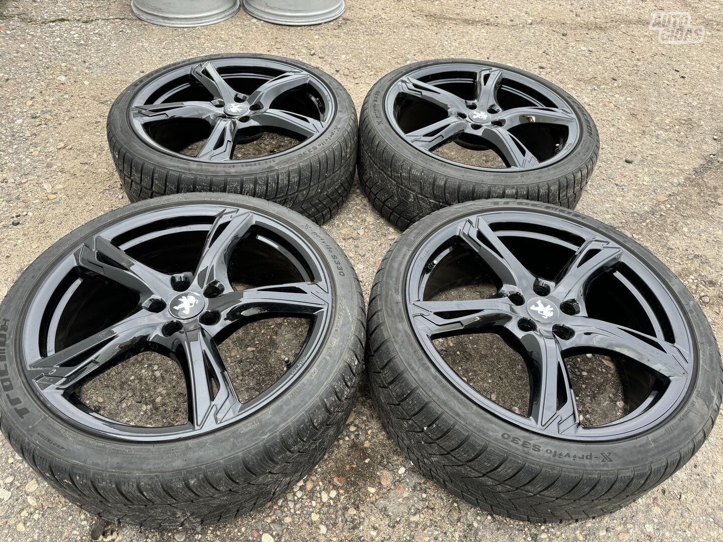 Peugeot Siunciam, 8,5J ET40 light alloy R20 rims