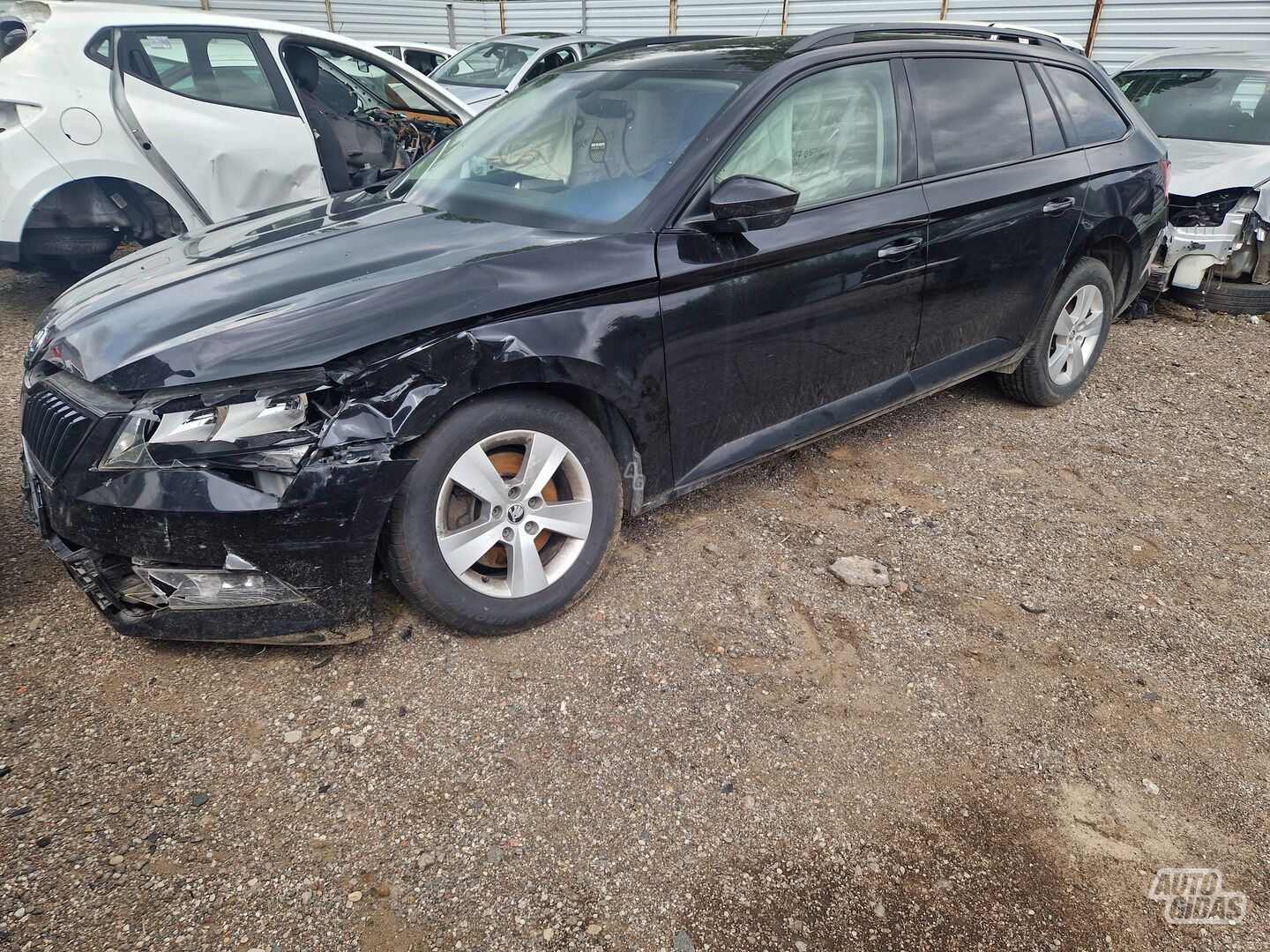 Skoda Superb 2018 y parts