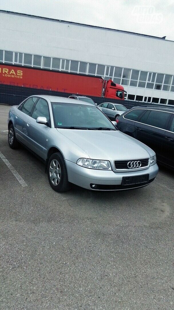 Audi A4 1999 y Sedan