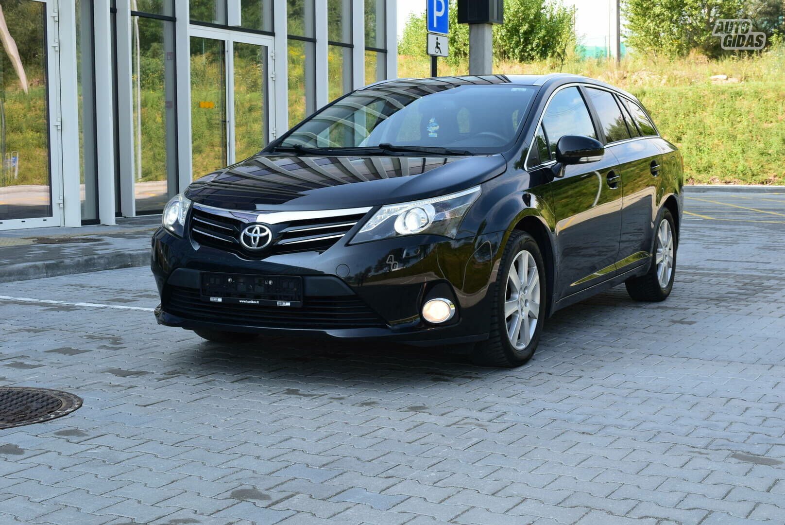 Toyota Avensis 2014 г Универсал