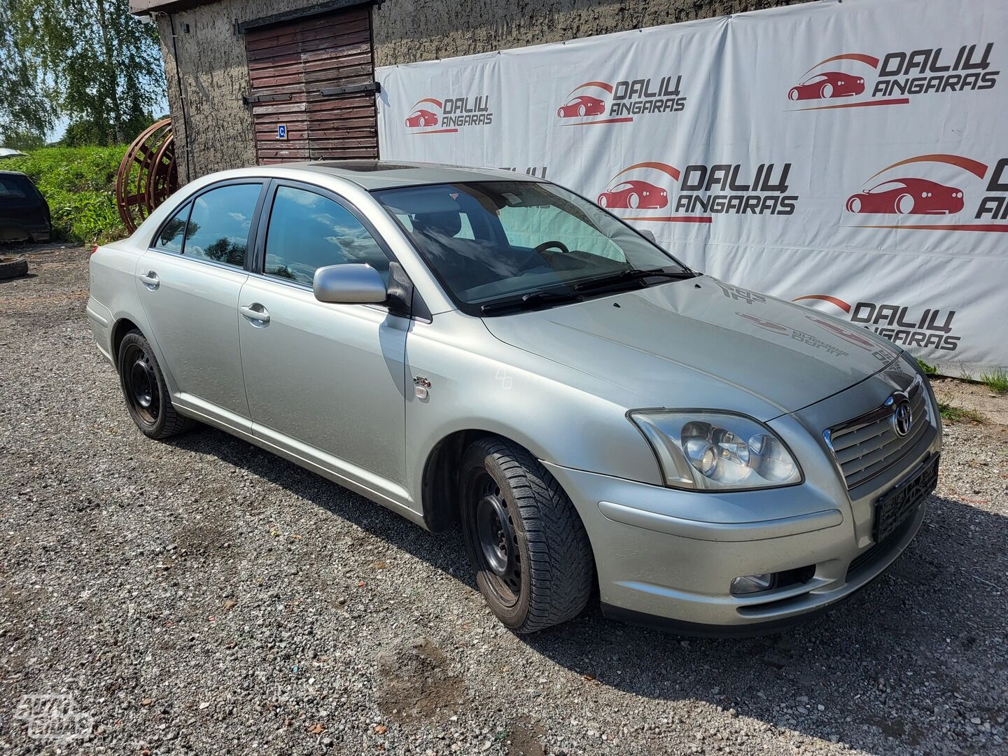 Toyota Avensis 2004 m dalys