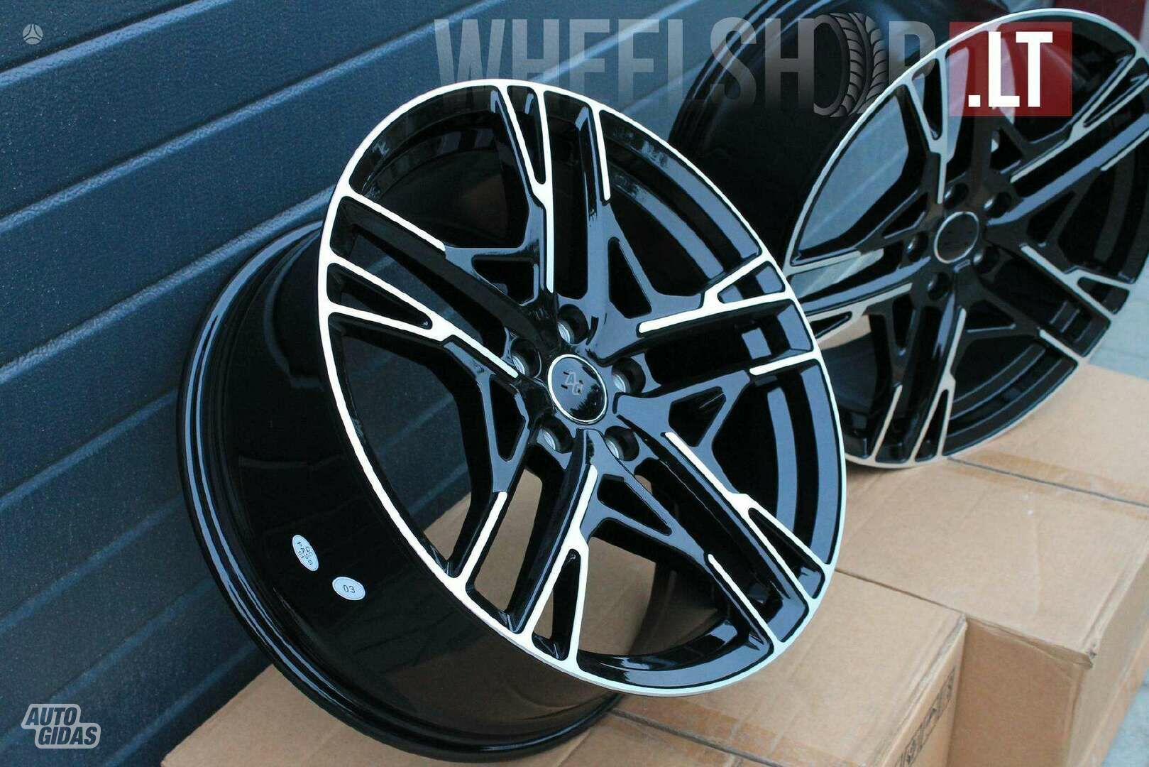 Audi R8 spider  Style light alloy R20 rims