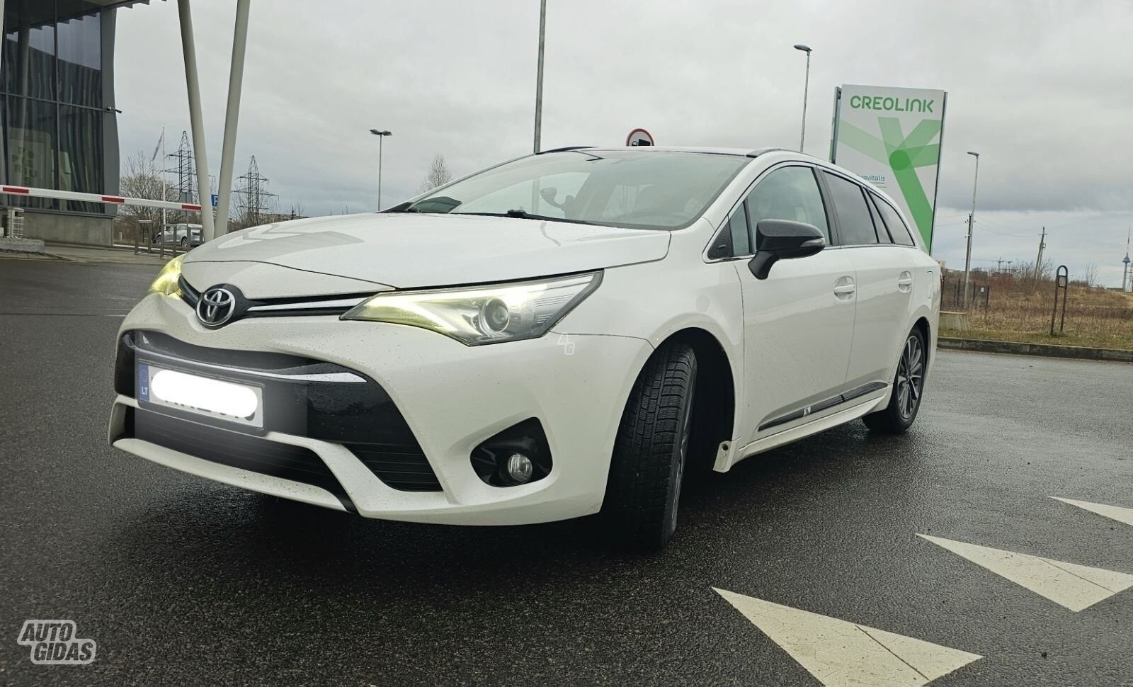 Toyota Avensis 2016 y Wagon