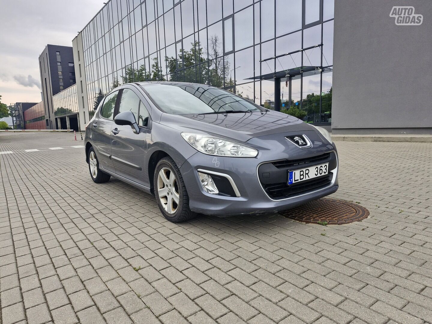 Peugeot 308 2011 г Хэтчбек