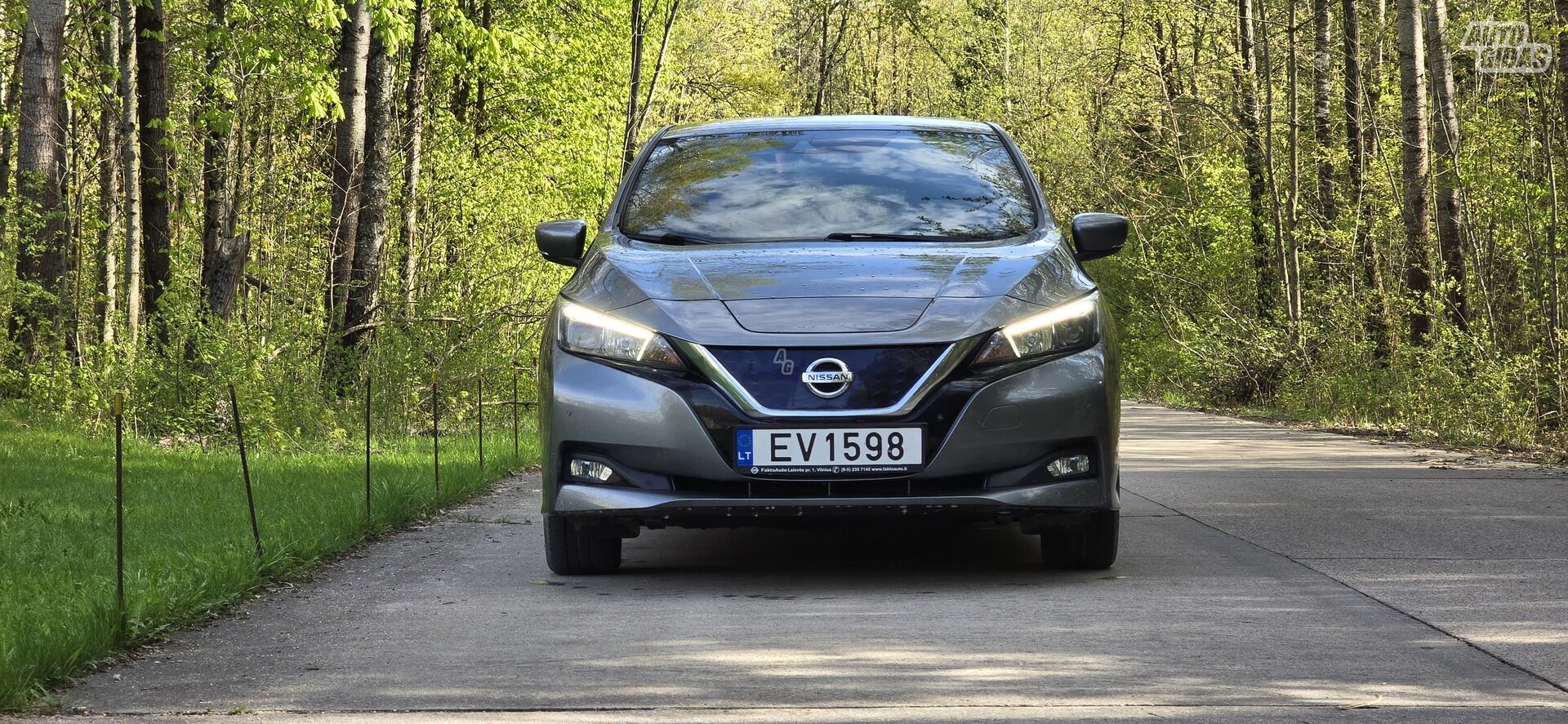 Nissan Leaf 2018 y Hatchback