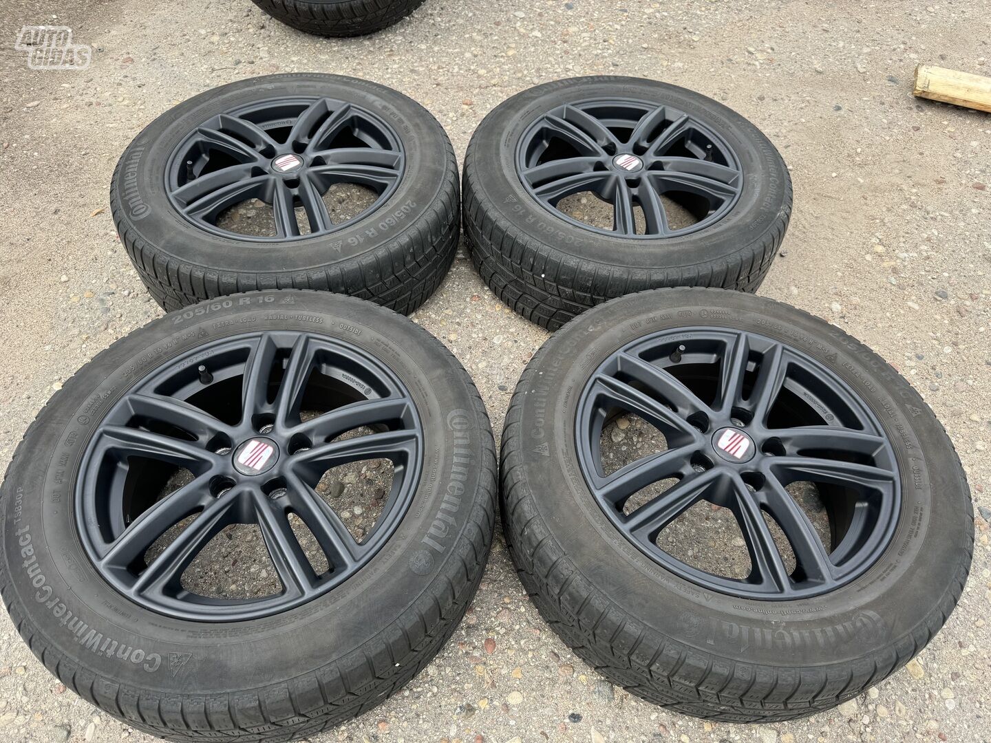 Seat Siunciam, 6.5J ET44 light alloy R16 rims