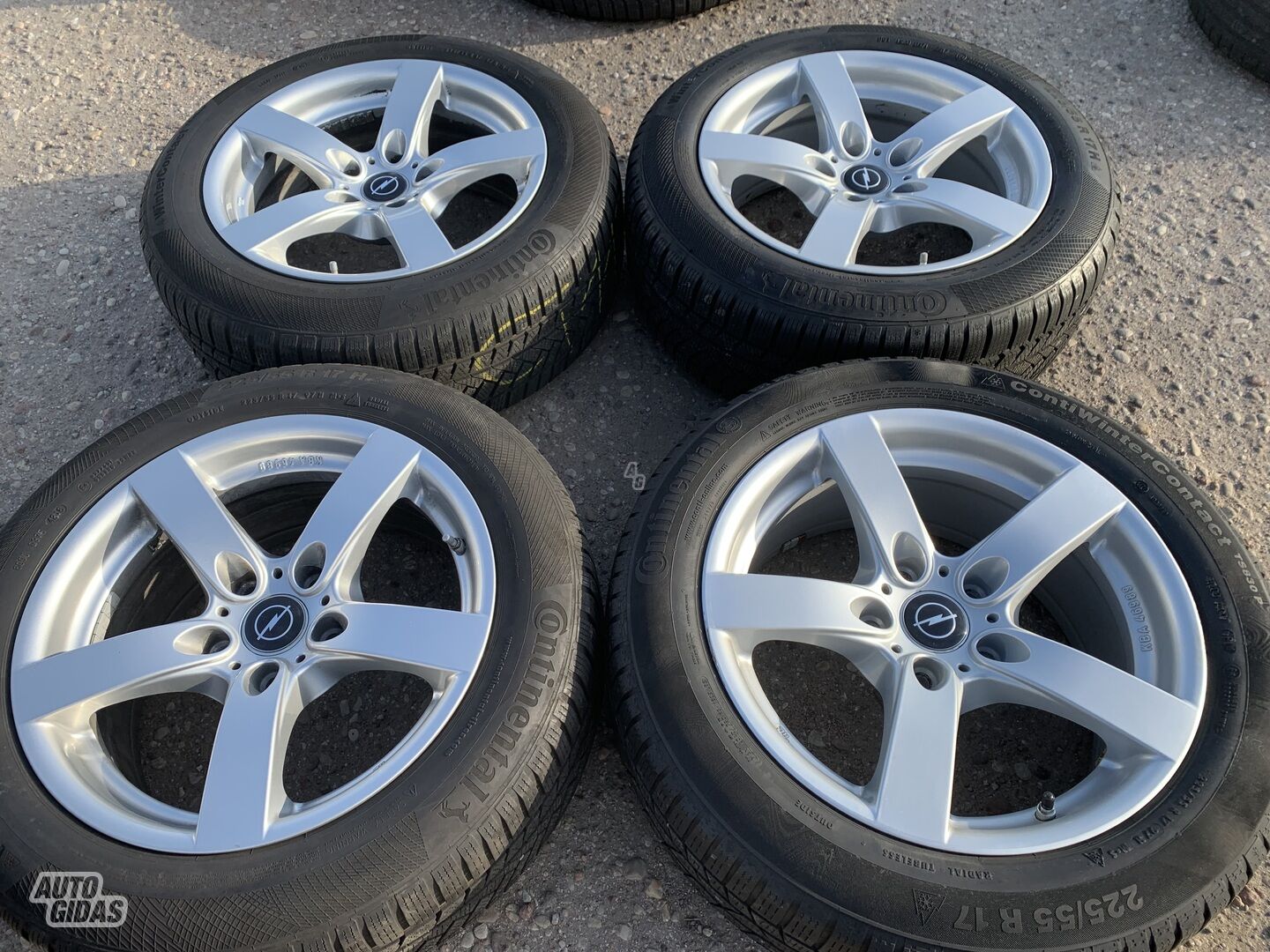 Opel Siunciam, 8J ET29 Insignia light alloy R17 rims