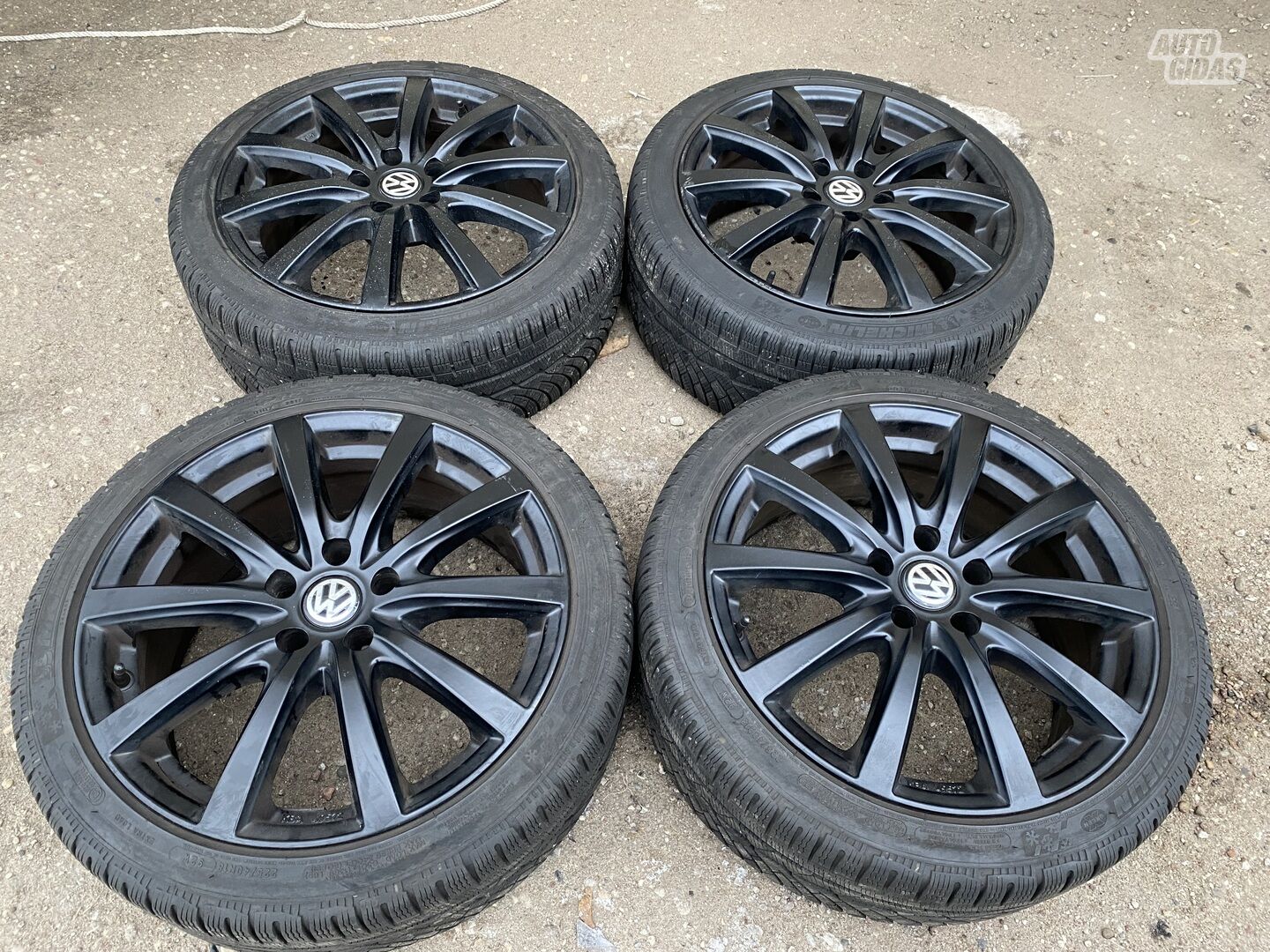 Volkswagen Siunciam, 8J ET40 light alloy R18 rims