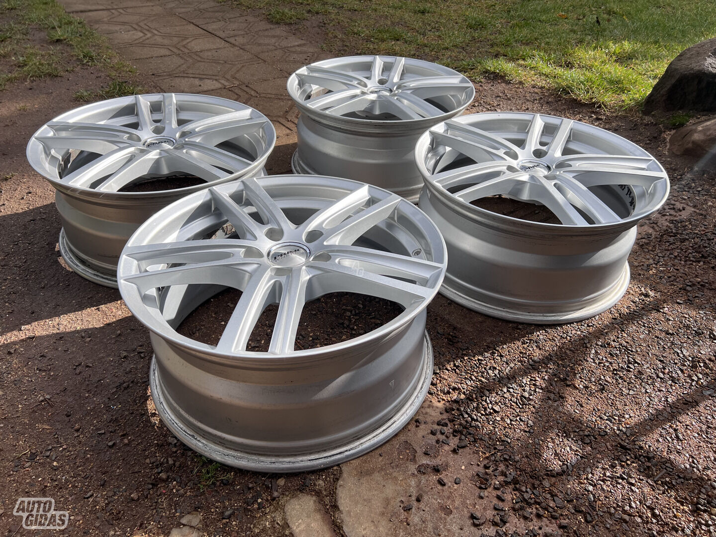 Light alloy R18 rims