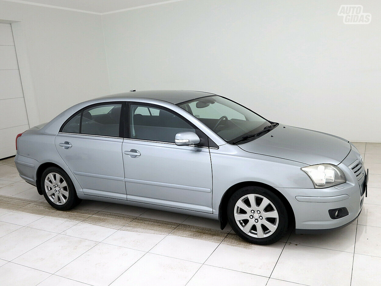 Toyota Avensis 2007 y Sedan