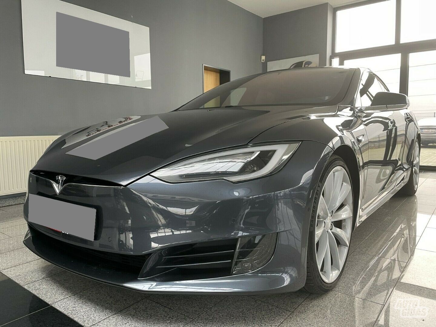 Tesla Model S 2018 г Хэтчбек