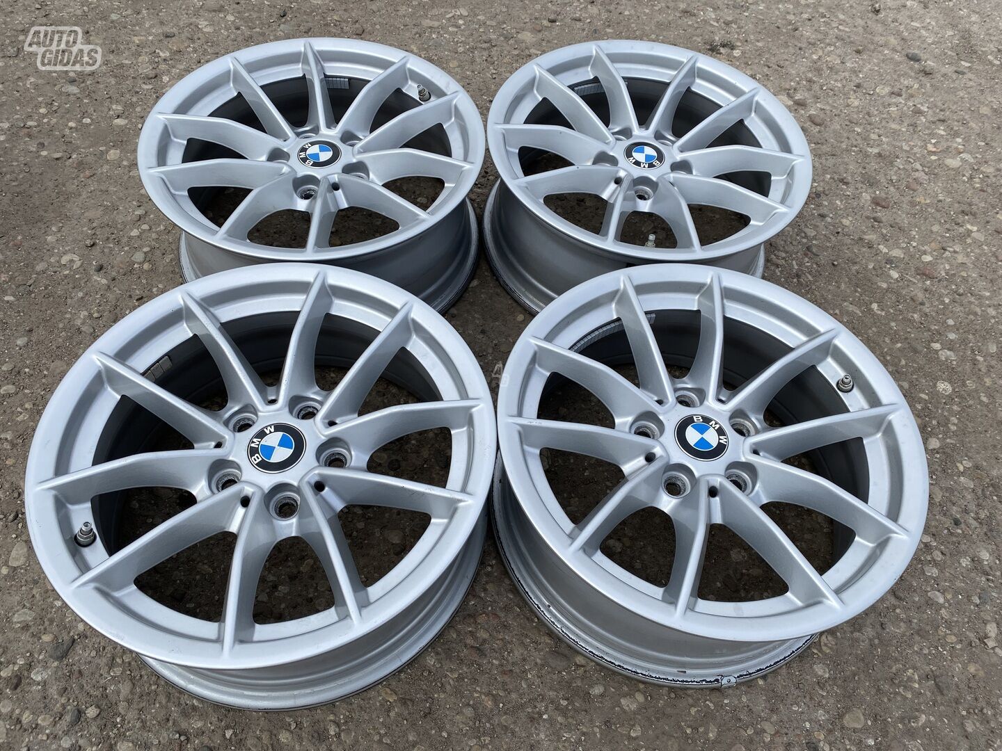 BMW Siunciam, 6.5J ET22 light alloy R16 rims