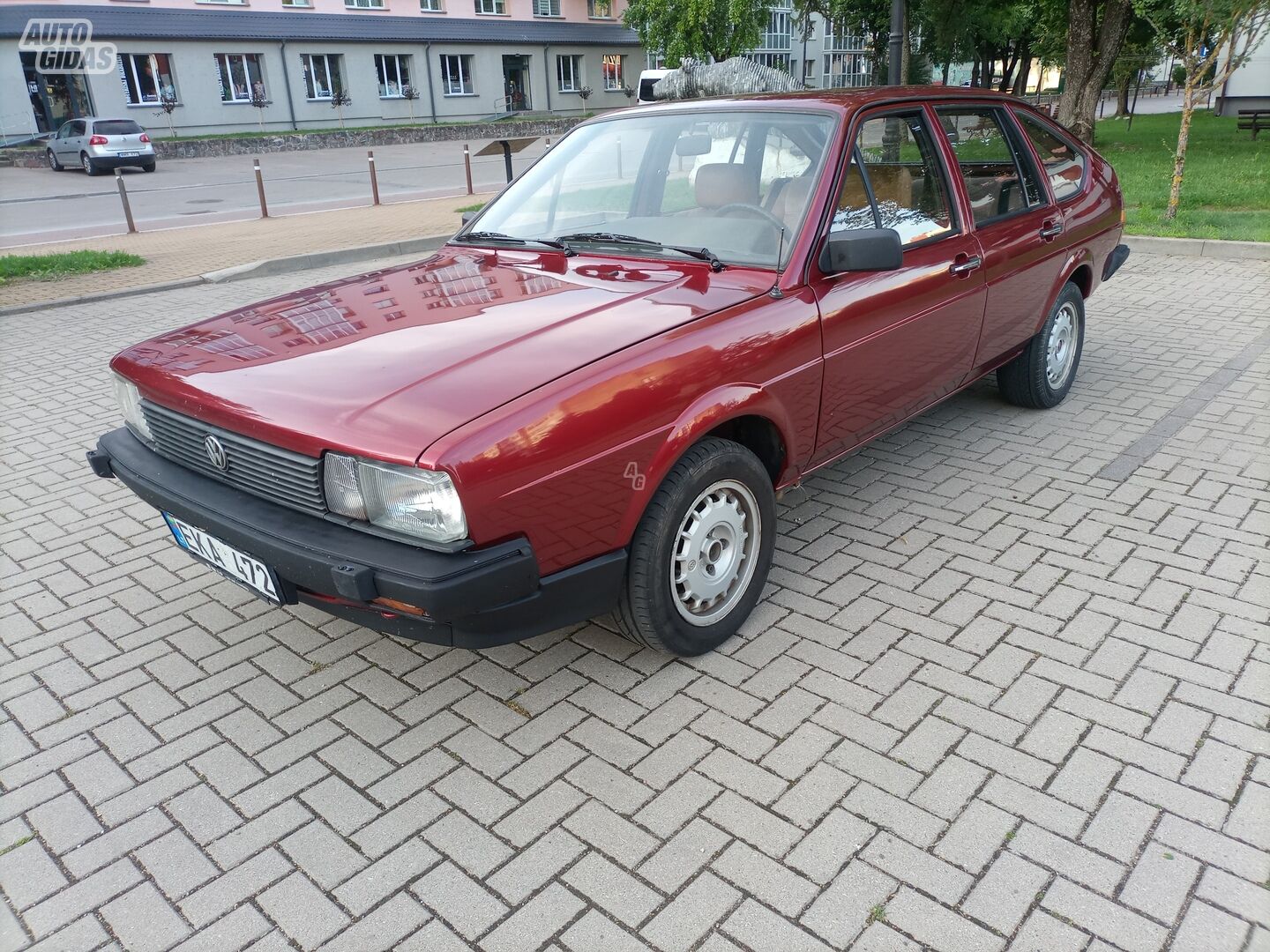 Volkswagen Passat B2 1981 y