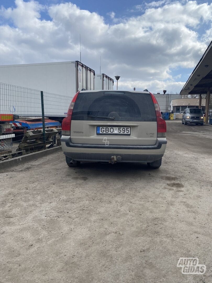 Volvo V70 2001 y parts