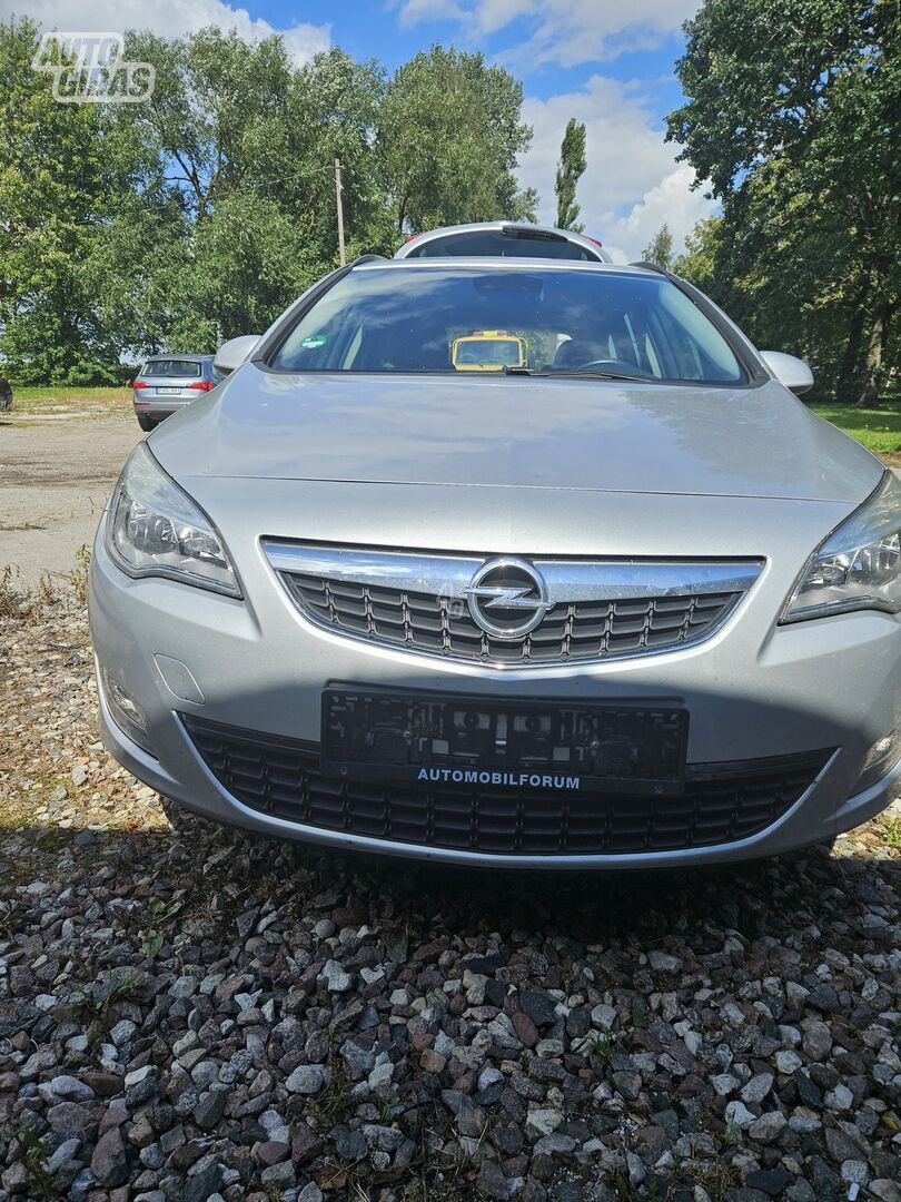 Opel Astra 2012 m dalys