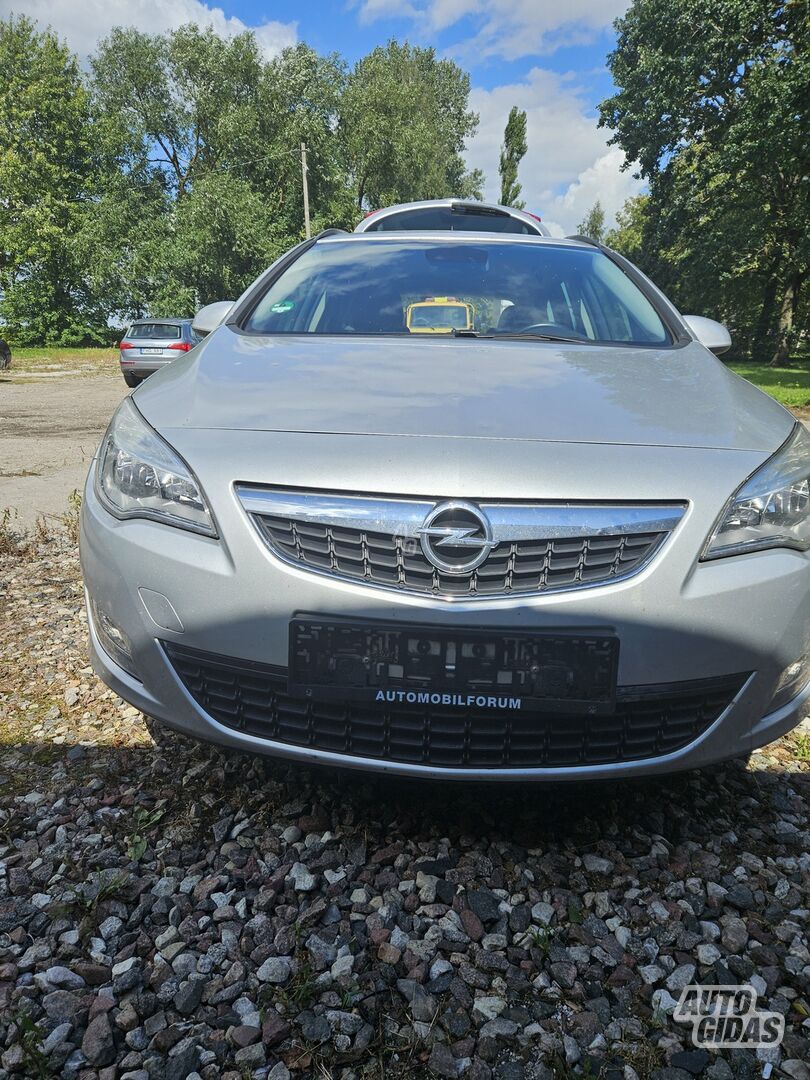 Opel Astra T Cosmo 2012 m