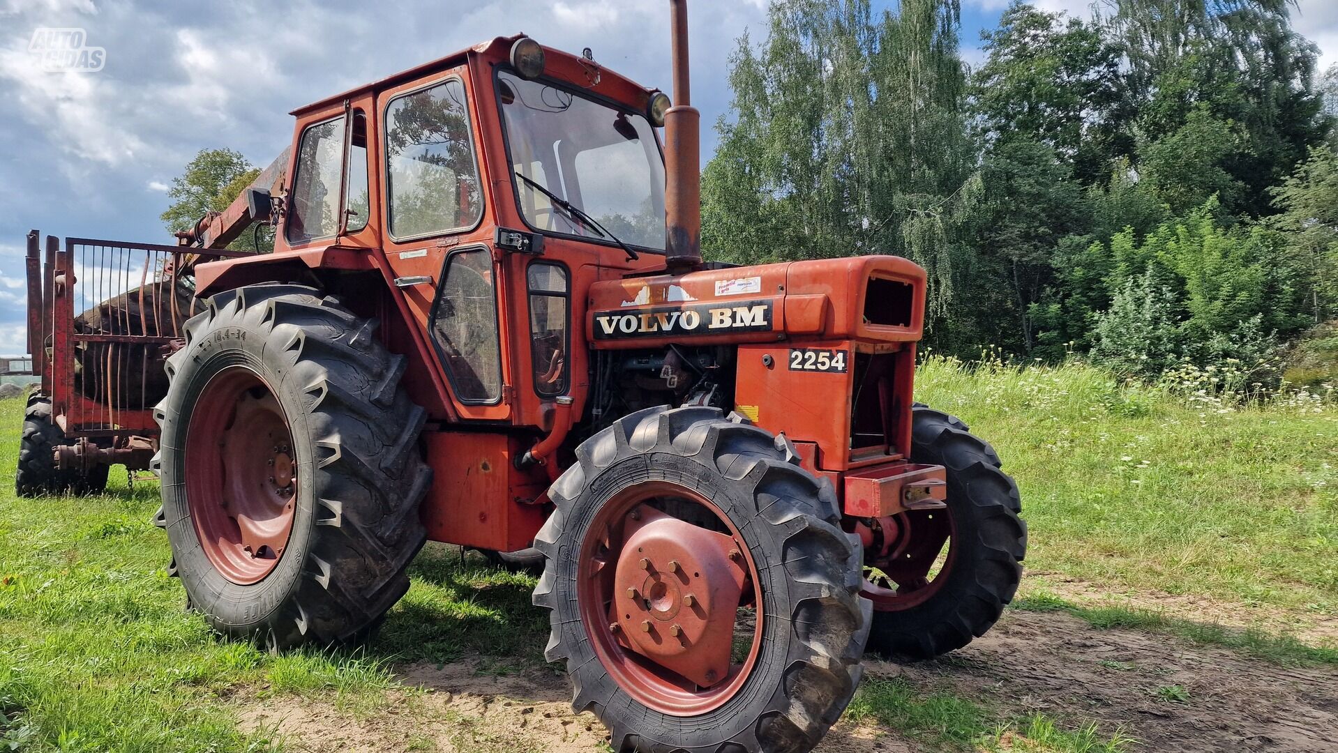 Volvo 2254 1989 m Miško traktorius