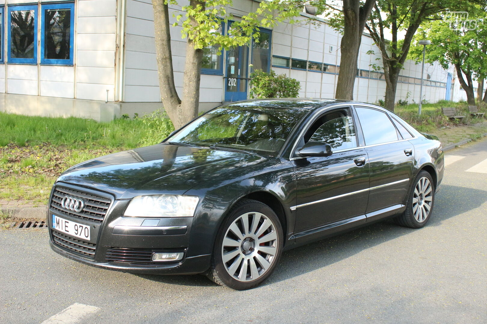 Audi A8 D3 Quattro 2004 y