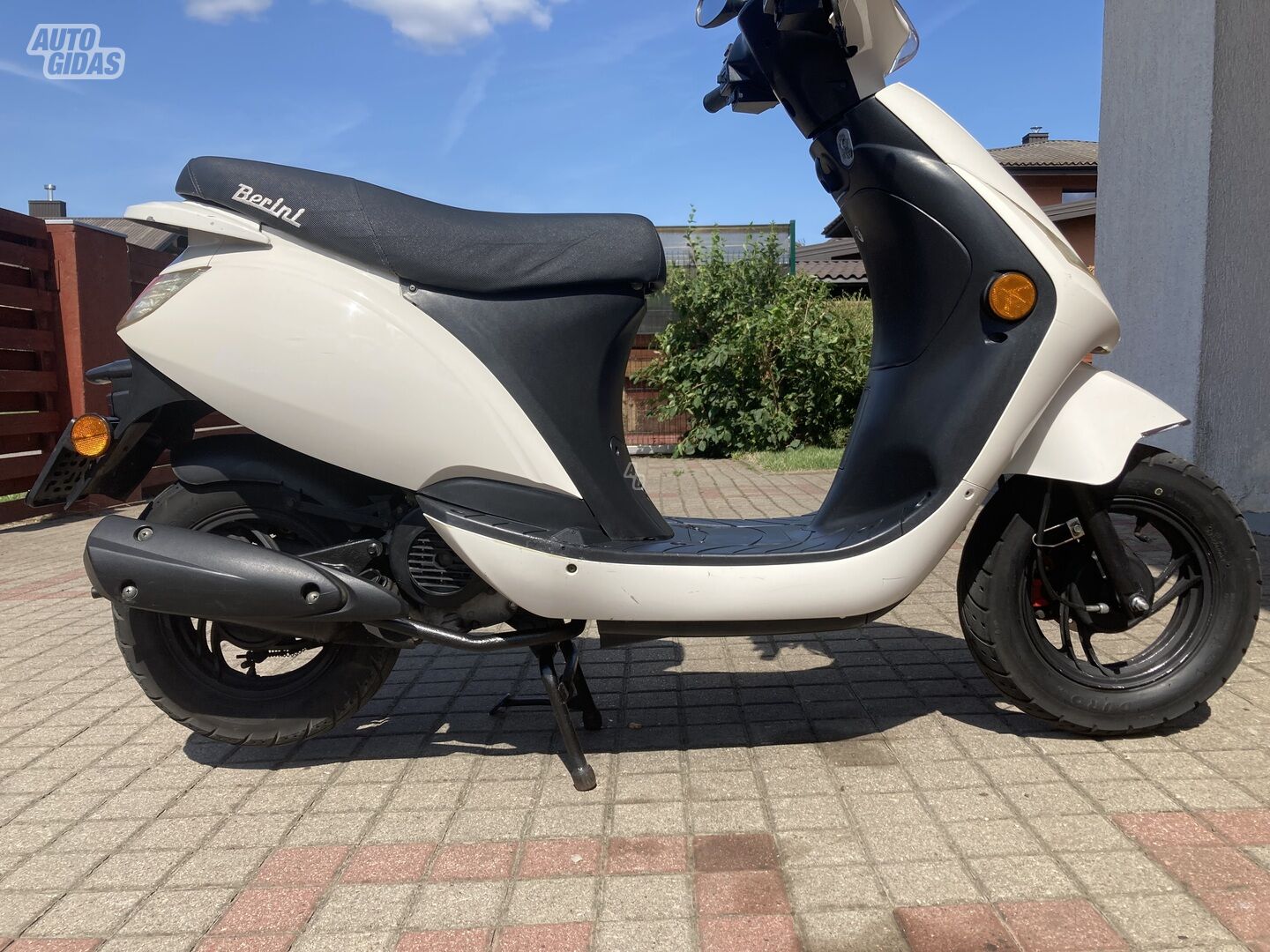 Benelli 2015 y Scooter / moped