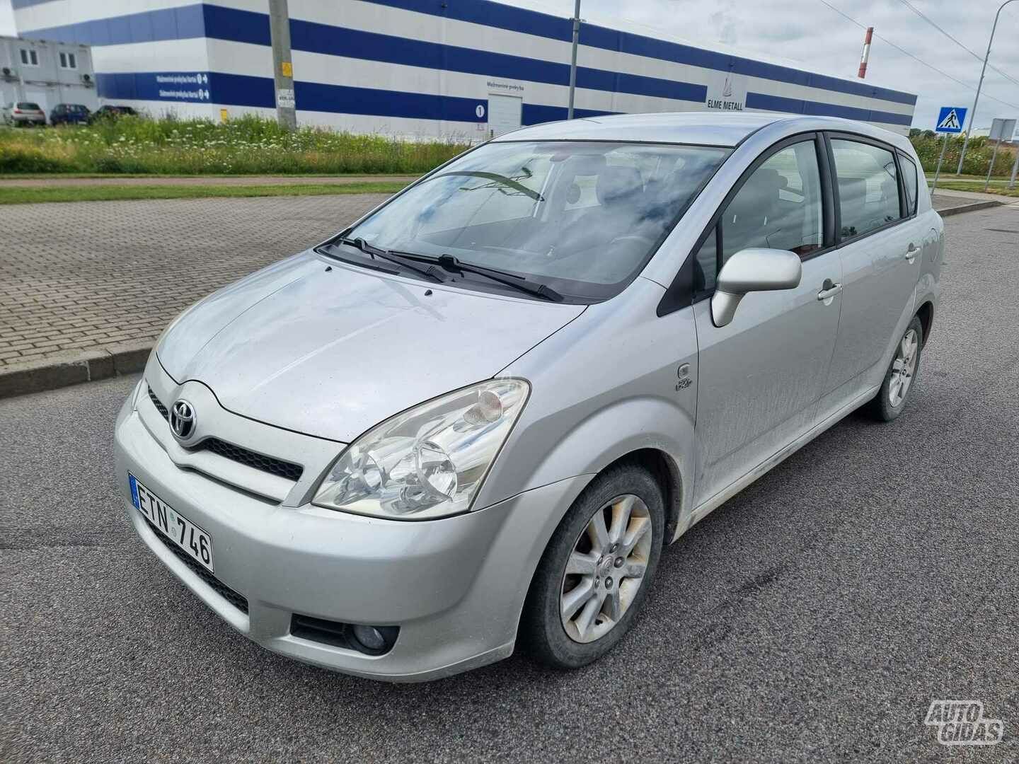 Toyota Corolla Verso 2005 г Хэтчбек