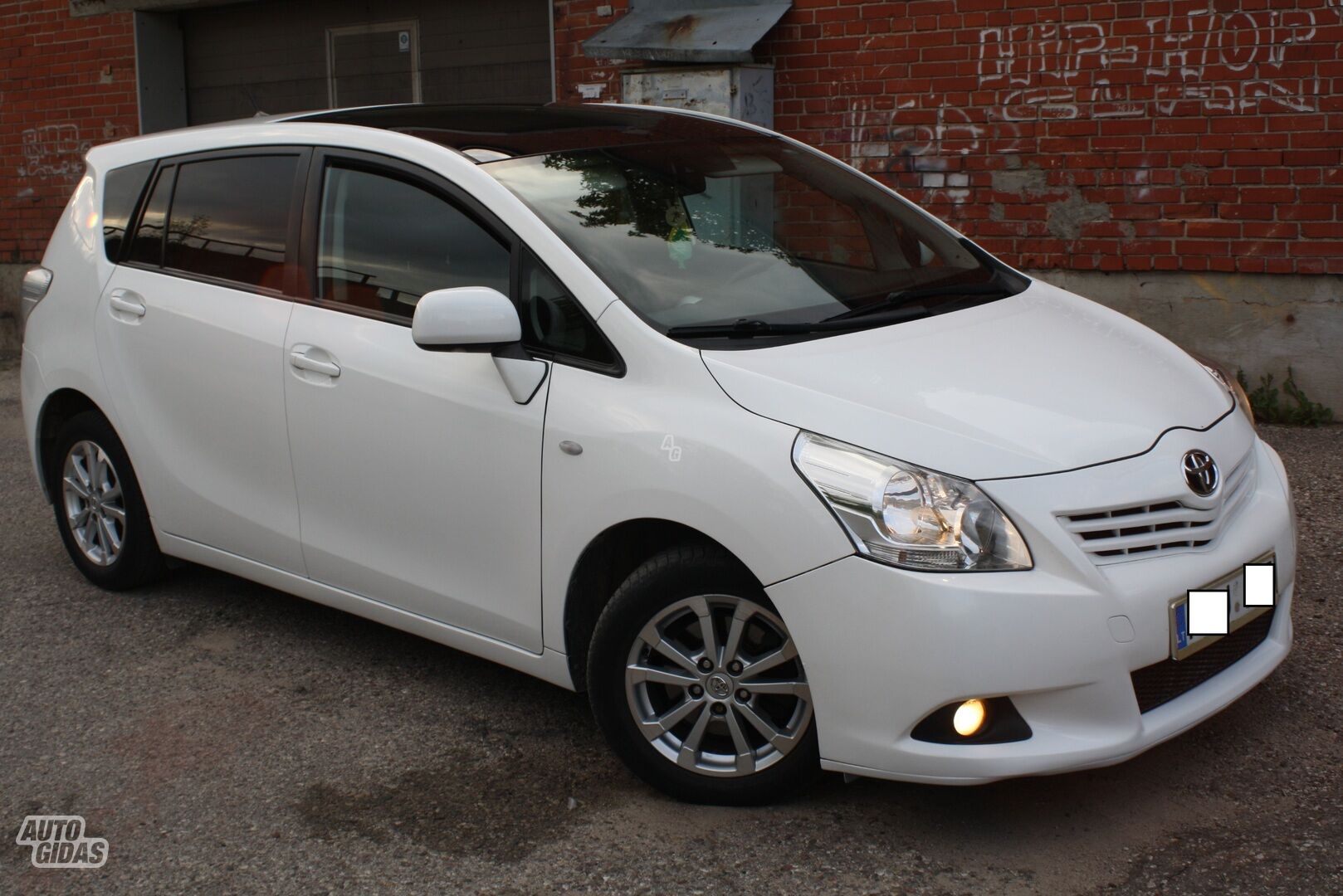 Toyota Verso D-4D Sol 7os 2010 г