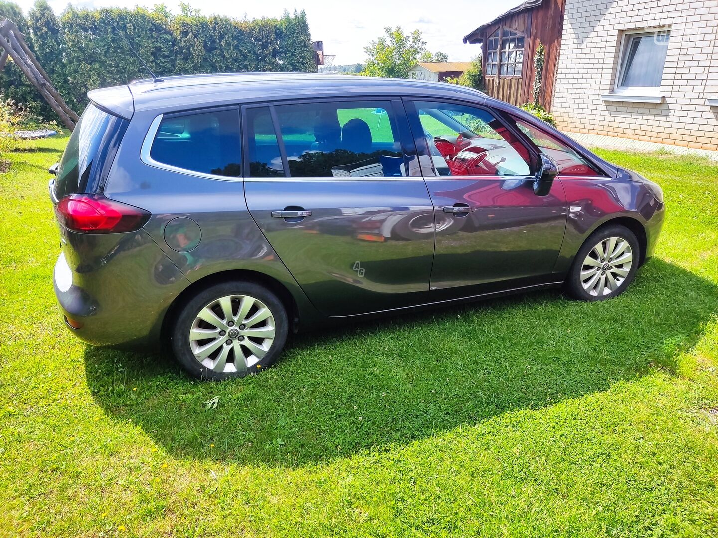 Opel Zafira Tourer 2012 y Van