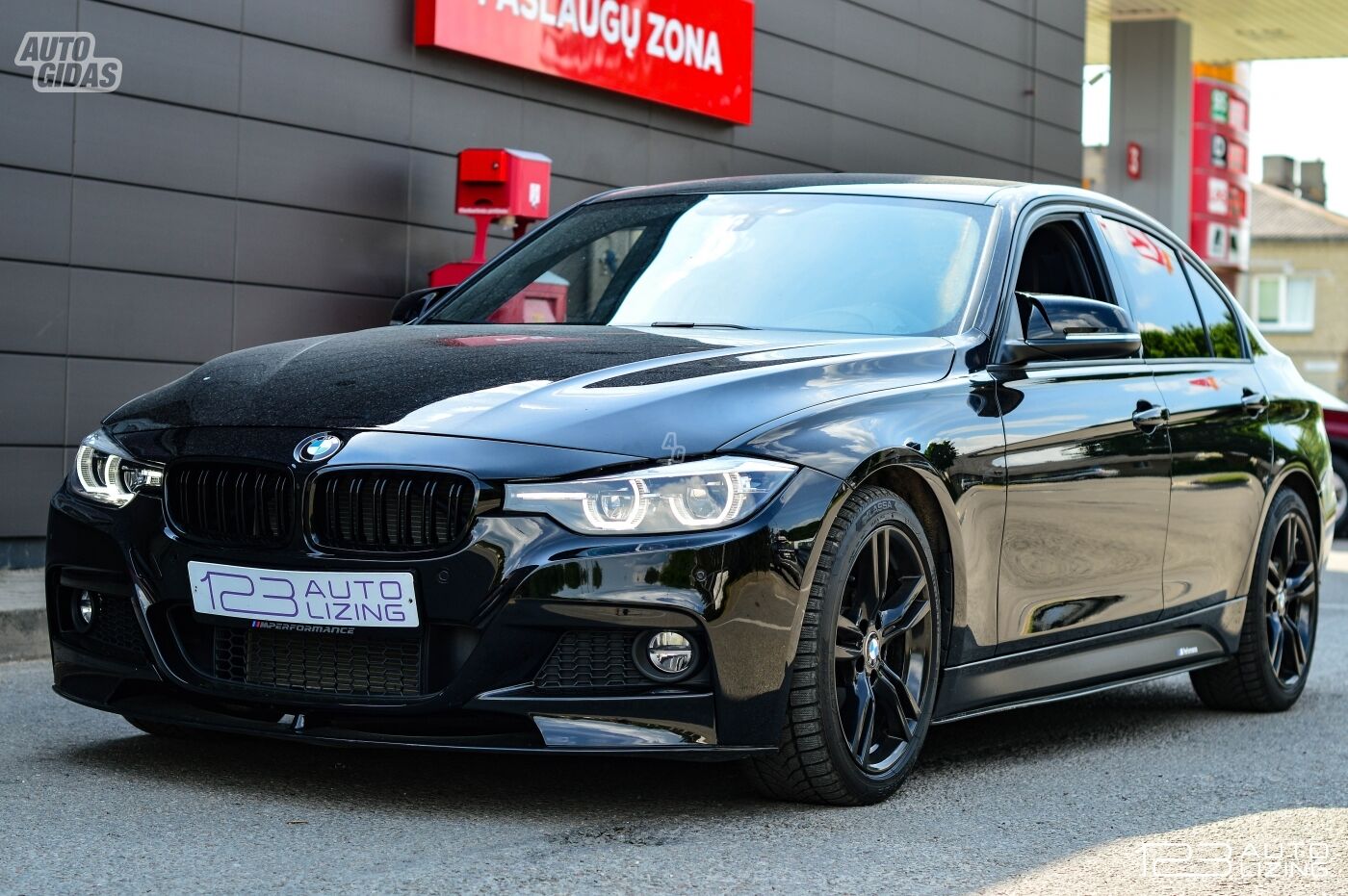 Bmw 330 2018 y Sedan