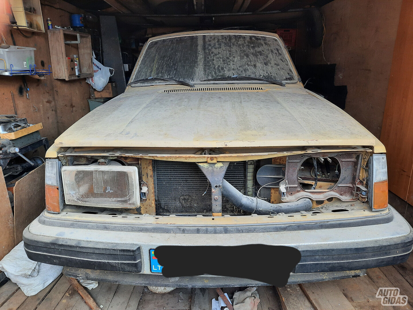 Volvo 245 1979 y parts