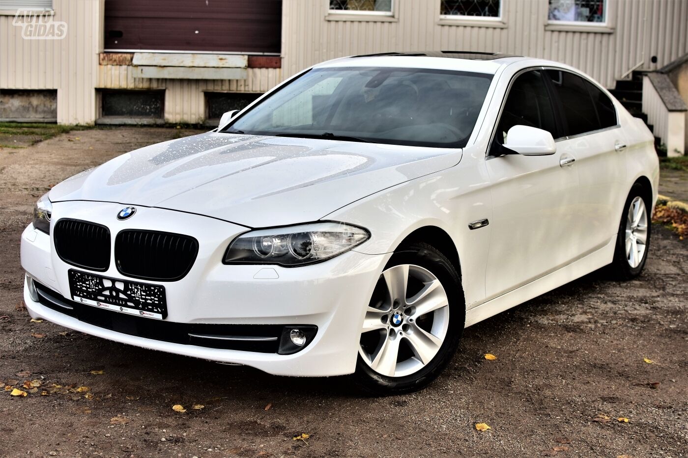 Bmw 528 2011 m Sedanas