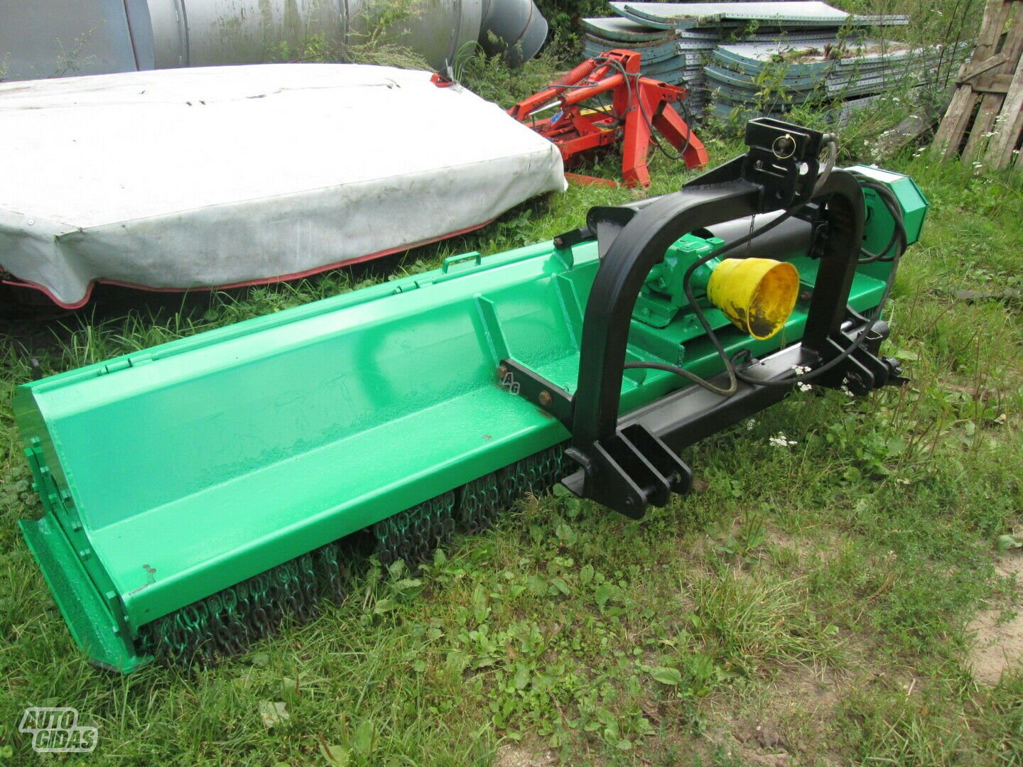 Mulčeriai plakukais ir peiliais   1998 y Shredders, mowers