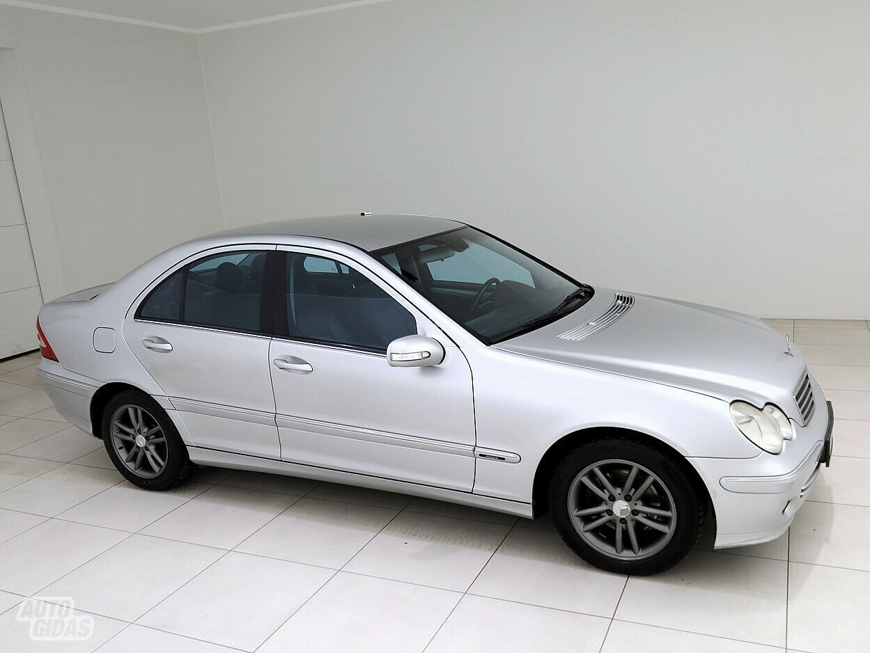 Mercedes-Benz C 180 2004 г Седан