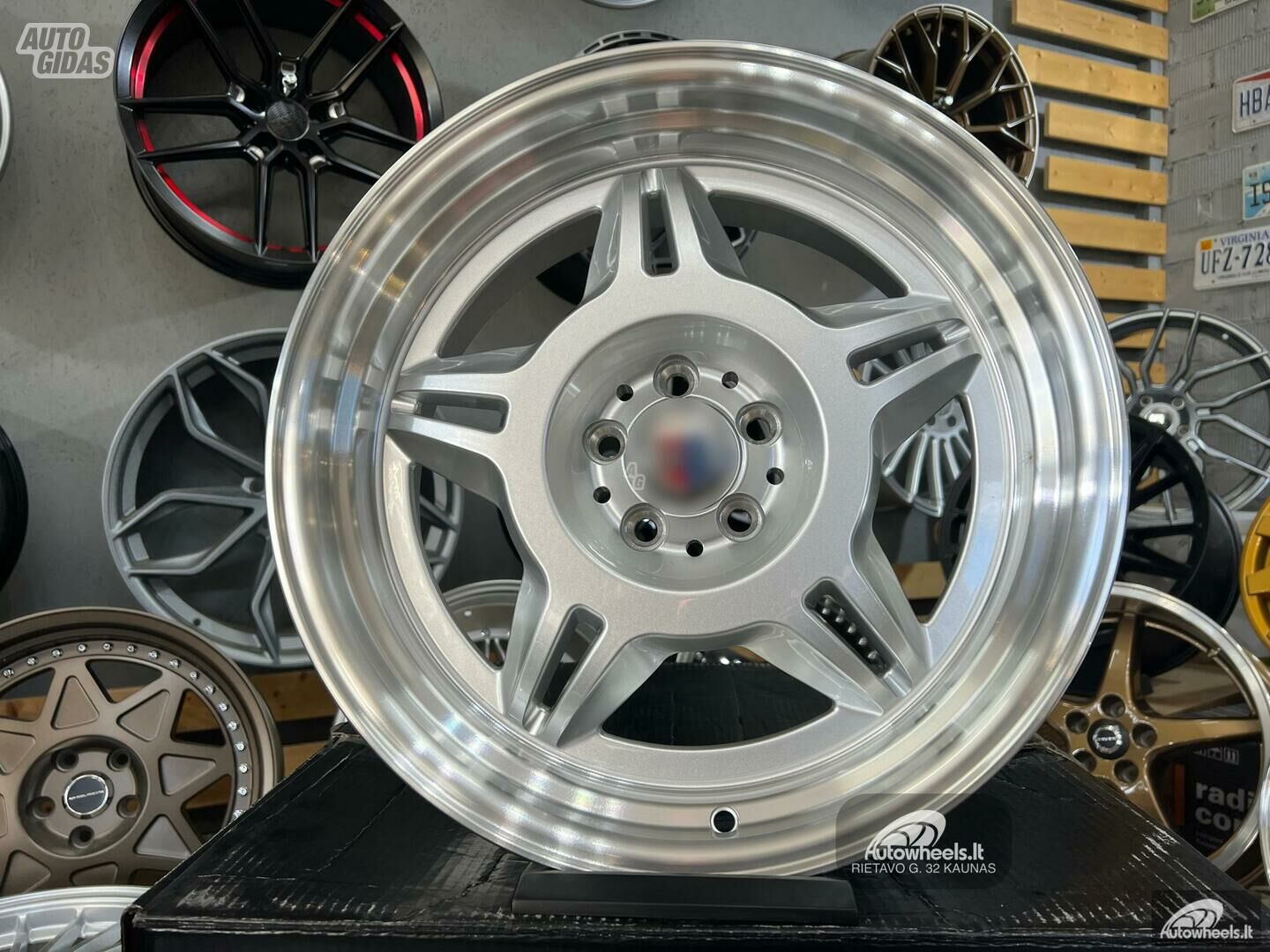 Autowheels Alpina Spyder E30 JDM Silver lengvojo lydinio R17 ratlankiai