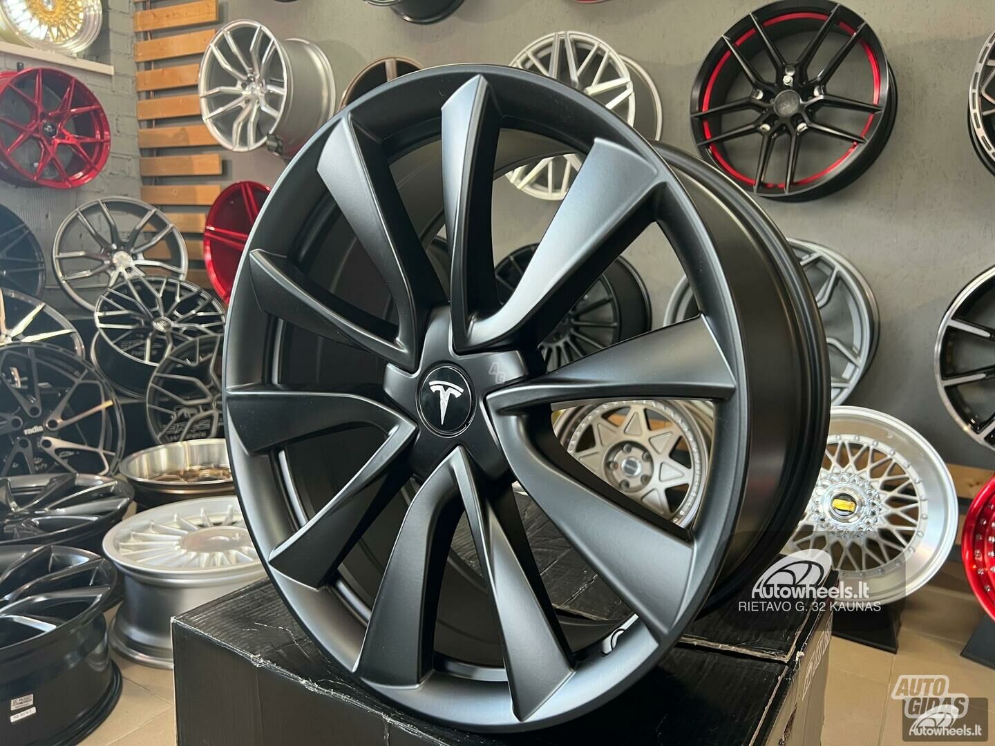 Autowheels Tesla 3 Stiletto sport style литые R20 диски