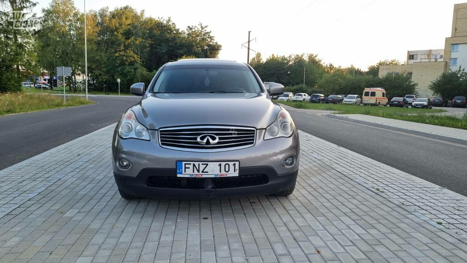 Infiniti EX 2011 y Off-road / Crossover