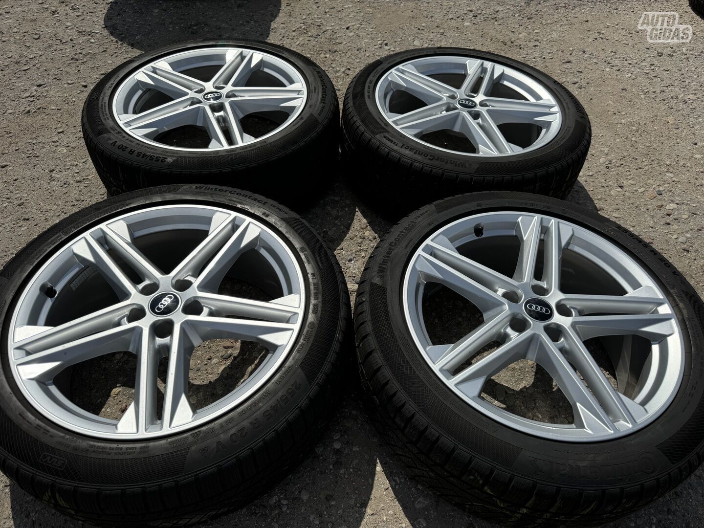 Audi Siunciam, 8J ET39 light alloy R20 rims