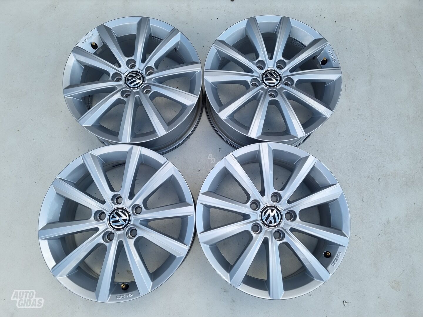 Volkswagen Passat, T-Roc T-Roc light alloy R16 rims