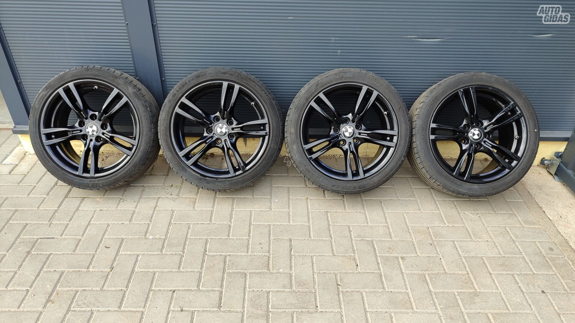 Light alloy R18 rims