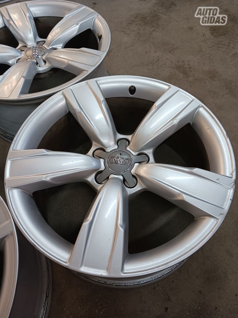 Audi A7 light alloy R18 rims