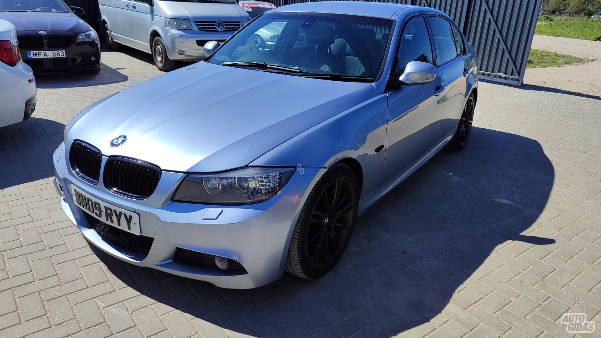 Bmw 330 2011 m dalys