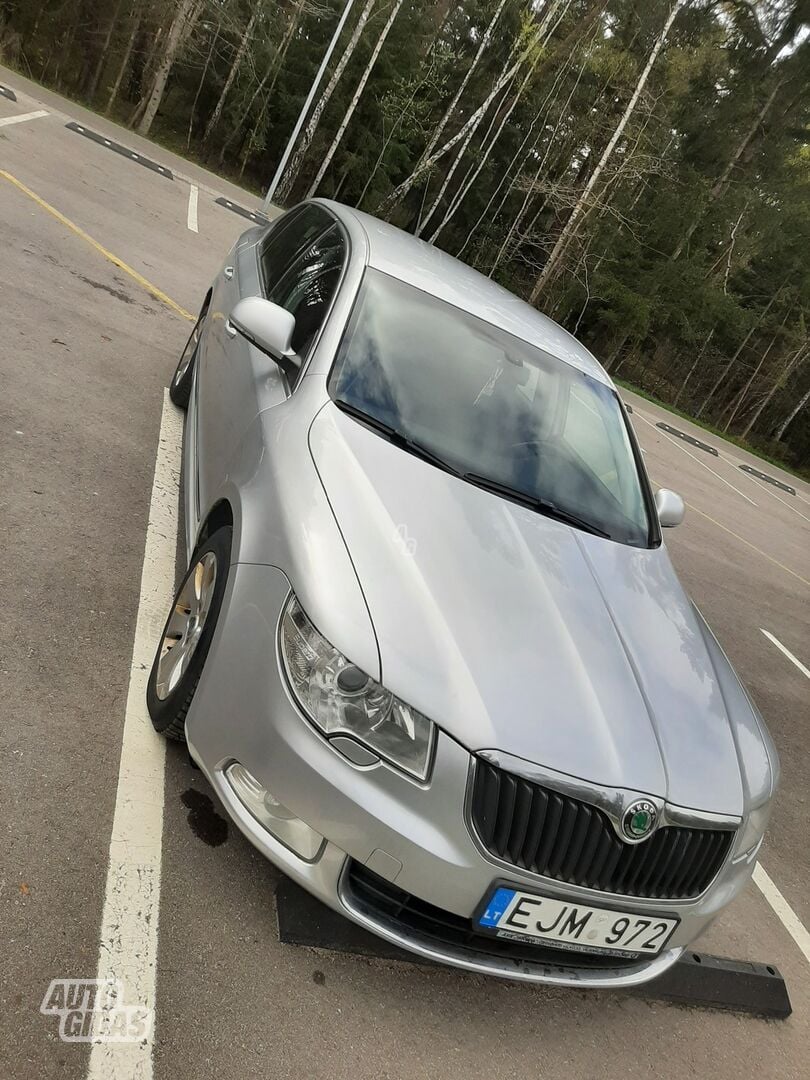 Skoda Superb II 2009 y