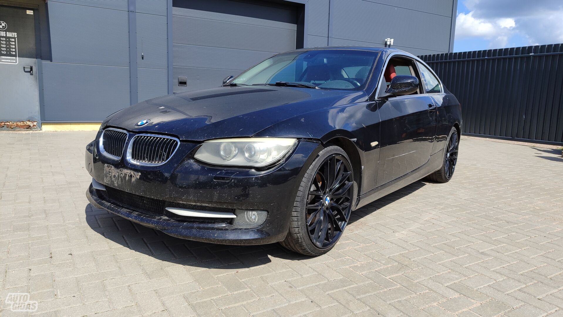 Bmw 330 2011 m dalys