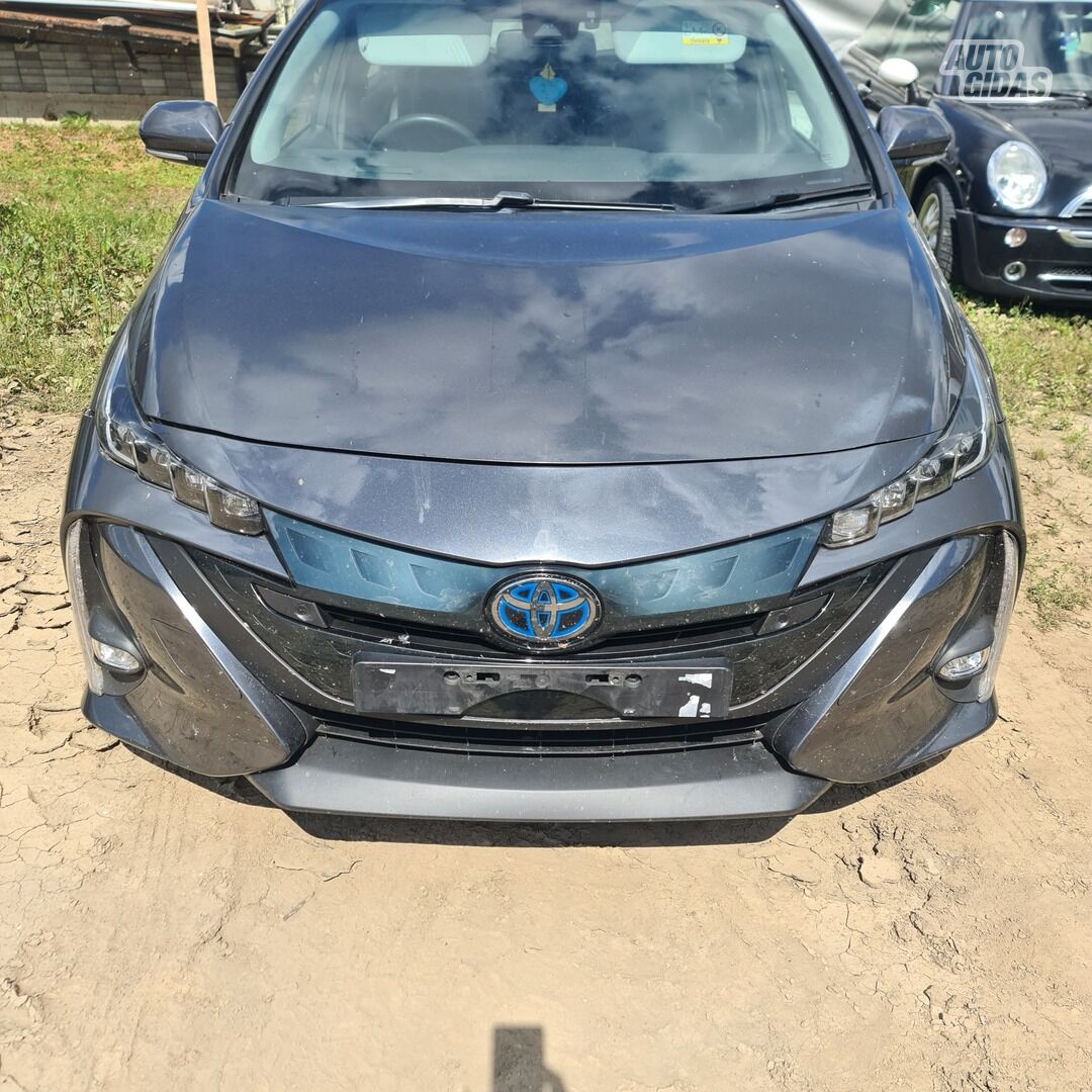 Toyota Prius 2018 y parts