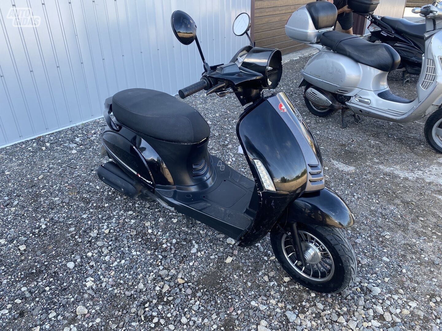 Mash Znen 2017 y Scooter / moped