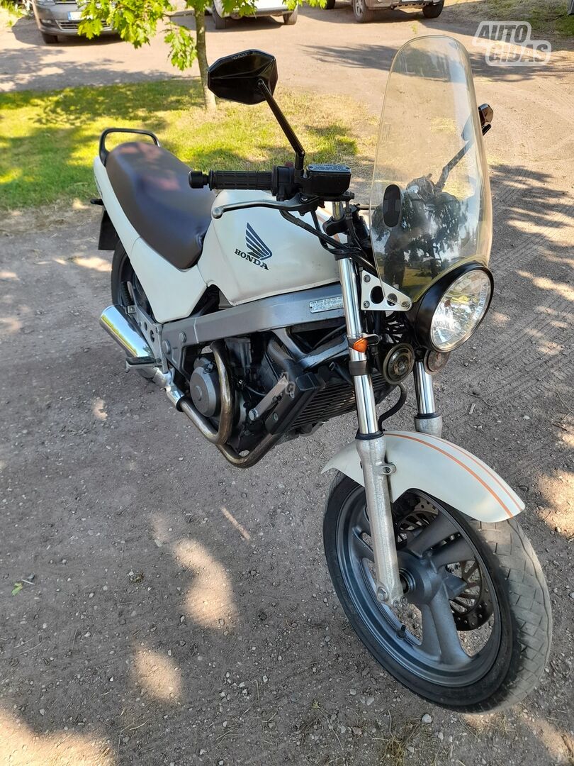 Honda NTV 1993 m Klasikinis / Streetbike motociklas