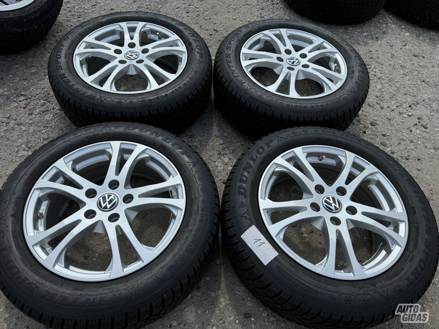 Volkswagen Siunciam, 6.5J ET45 light alloy R16 rims