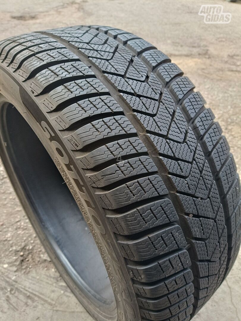 Pirelli Sottozero 3 R19 žieminės padangos lengviesiems